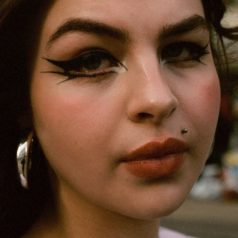 The Role of Makeup in Self-Expression and Identity