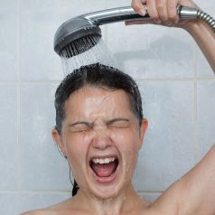 The Benefits of Cold Showers for Hair and Skin